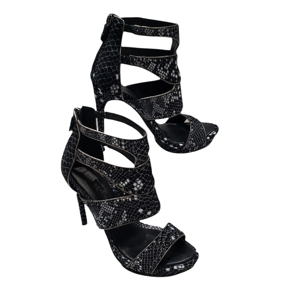 BCBGMaxAzria Freeda Cutout Studded Sandals Size 7.5 B - Picture 2 of 15